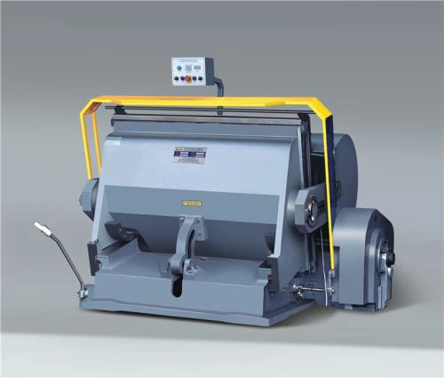 Професионална машина за биговане и рязане